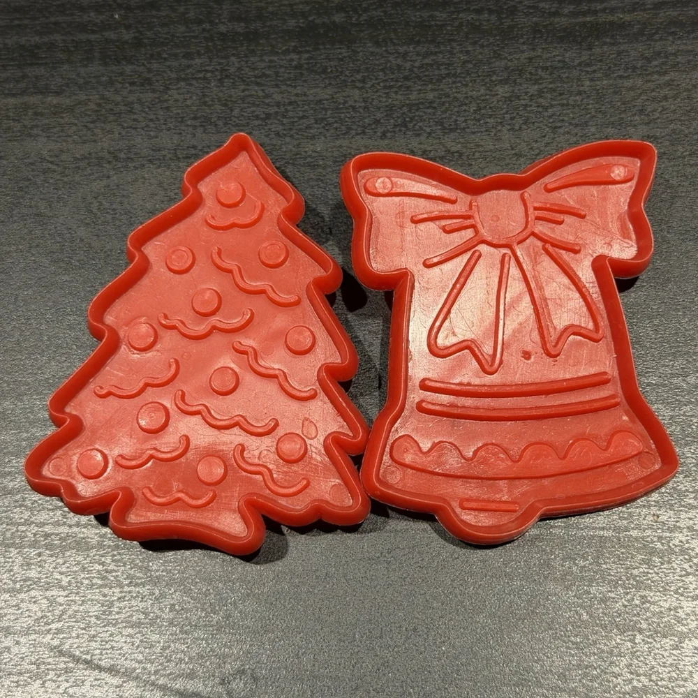 5pc Cookie Cutters Vtg CHRISTMAS Holiday Red Plastic Santa Angel Tree Star Bell‎